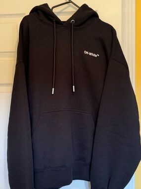 BNWT 2013 Black OFF-WHITE Sweater 👋